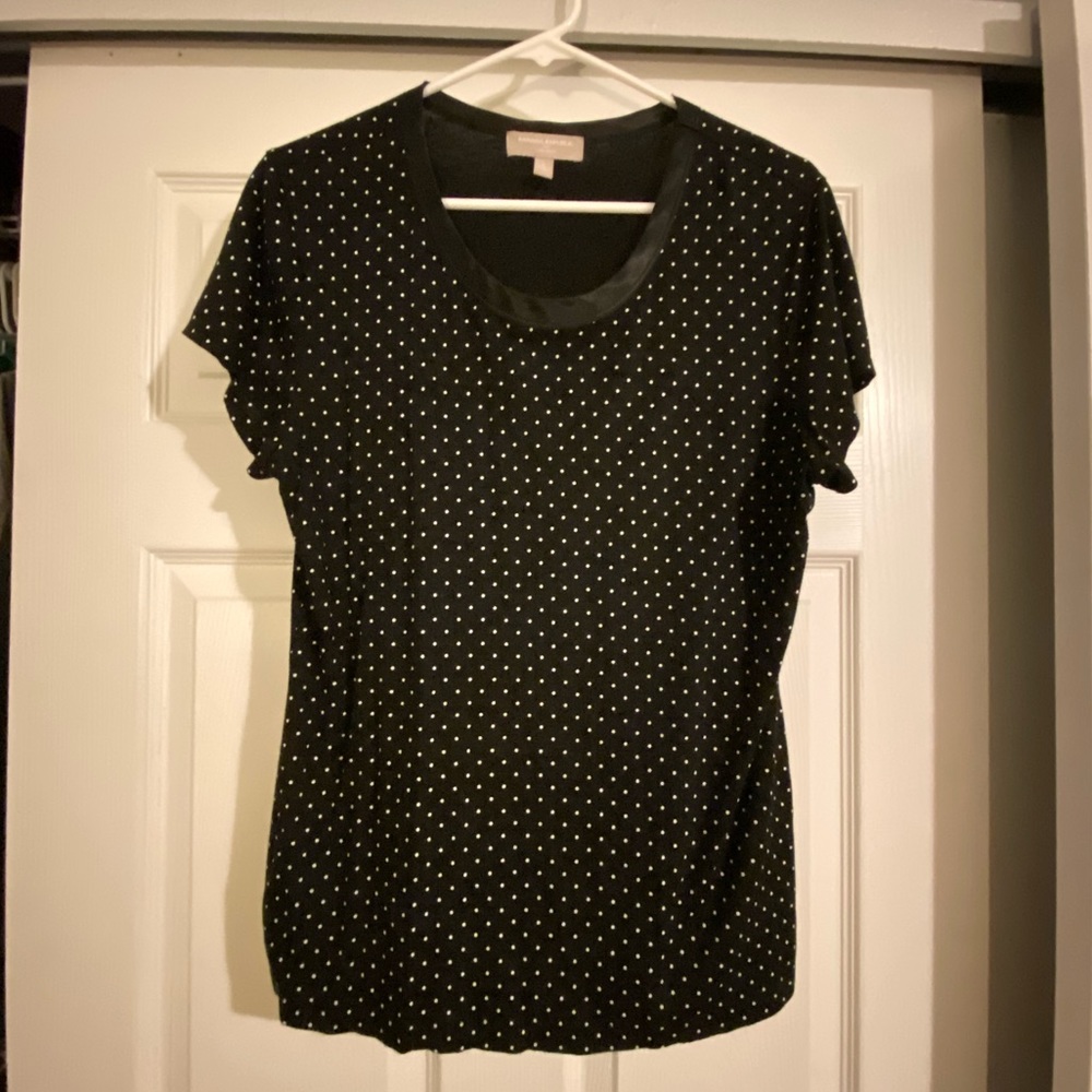 Banana Republic black polka dot T-shirt
